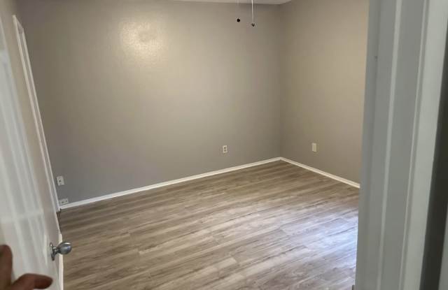 11318 Woodway Creek Drive