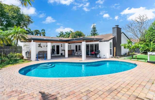 2616 NW 7th Ave