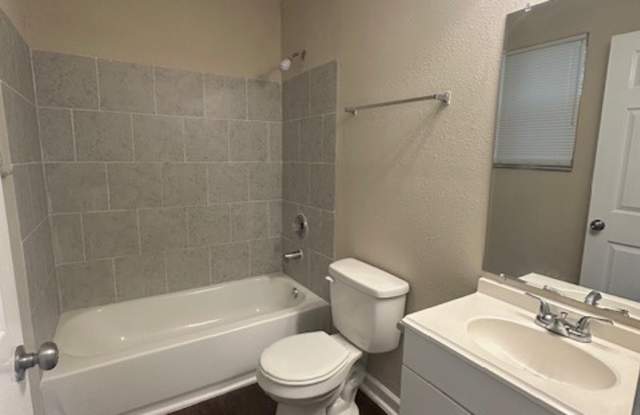 1585 West 17th Street