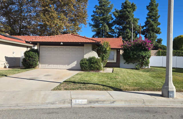 Photo of Cooley Ranch Home with NEW Paint NEW flooring