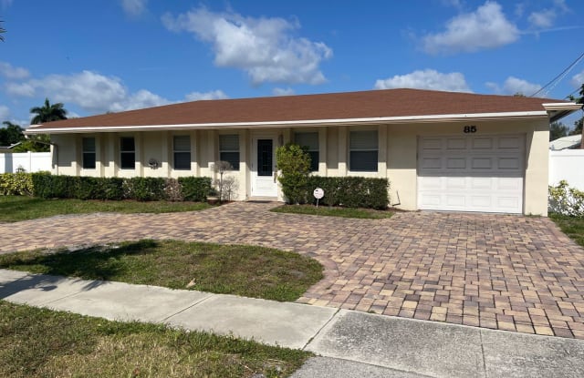 85 Palomino Circle - 85 Palamino Circle, Boca Raton, FL 33487