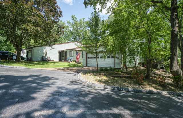 30 Woodland Terrace - .