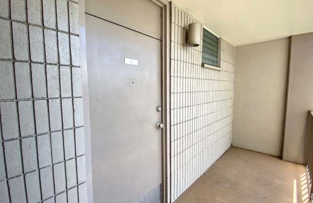 Photo of STUDIO w/ 1 PARKING AVAILABLE June 2025 NEAR UH MANOA!!!