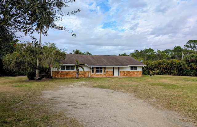 12523 Tangerine Boulevard