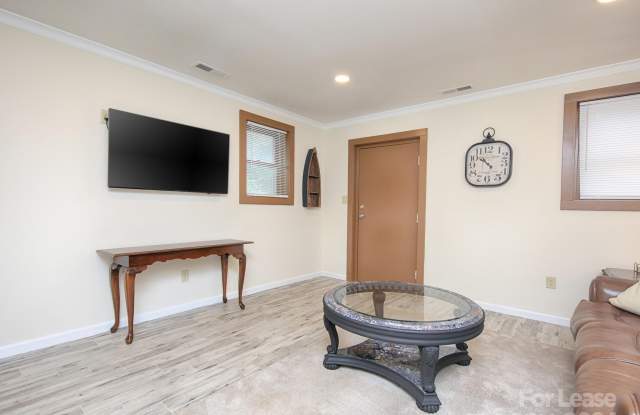 177 Goodman Road unit: A