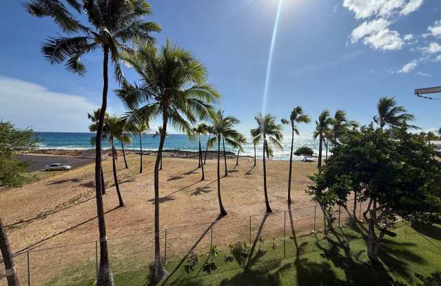 Makaha Surfside