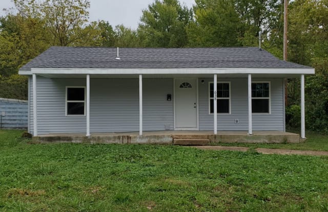 638 Bennett Street - 638 Bennett Street, Lebanon, MO 65536