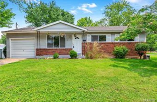 3 Cedar Park Dr - 3 Cedar Park Drive, Florissant, MO 63031