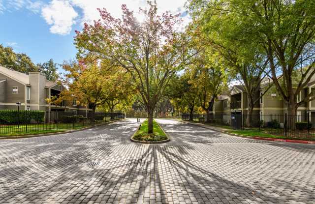 Photo of Harbor Oaks Apartment Homes