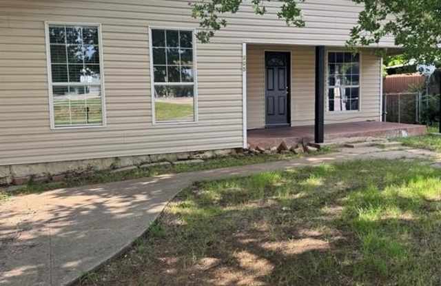 Photo of 205 W Bond Street