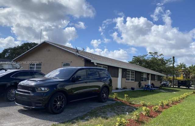 Photo of 5904 SW 27th St