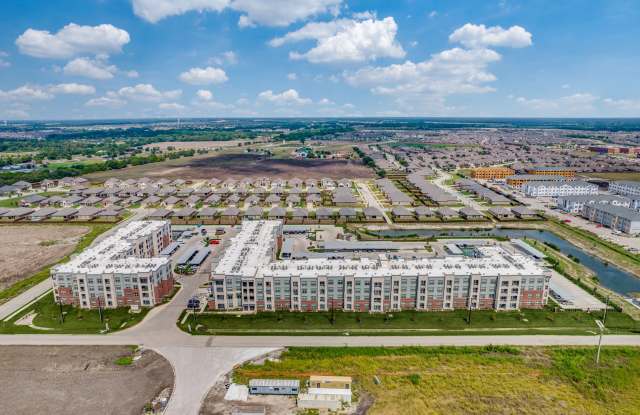 Photo of Palladium East Foster Crossing