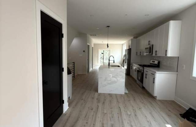 2909 N Street SE unit: B