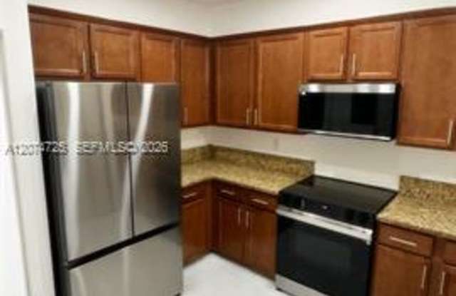 10630 NW 88th St cu-228, Doral, FL 33178