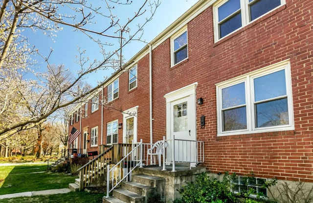 Newly Renovated! Charming  Spacious 3-Bedroom Townhome in Parkville