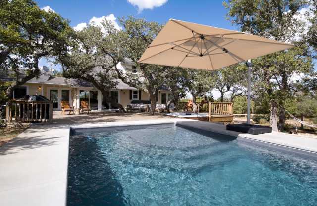 Extravagant 5 Star Vacation Home - Your Private Retreat in Hill Country, Wimberley Texas
