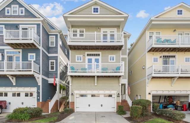Welcome to this stunning 3-bedroom, 3.5-bath tri-level condo!