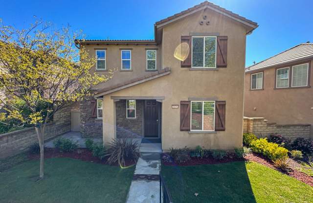 West Creek Community 4 Bedroom Rental Home in Valencia. - 28354 Vista Del Rio Drive, Los Angeles County, CA 91354