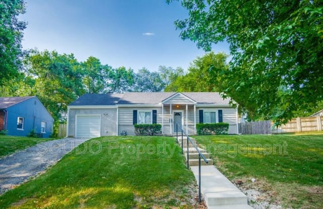 5 E Navajo Ln - 5 East Navajo Lane, Kansas City, MO 64114