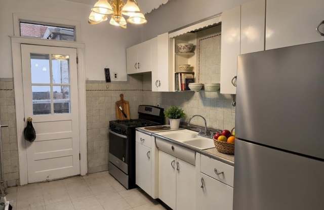 Photo of 1930 Edison Avenue