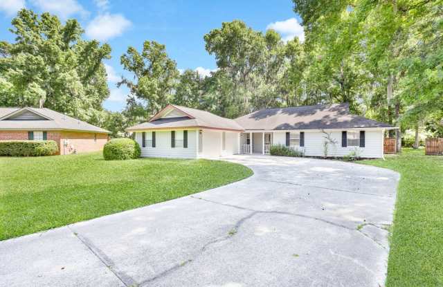 8 N Nicholson Cir