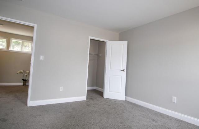 10 East Wintonbury Ave Unit D12