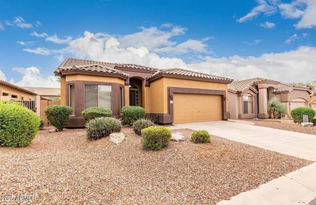 7037 E REGINA Street