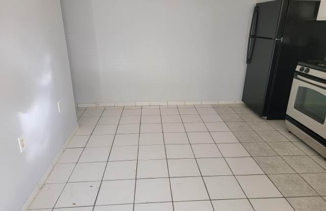 365 W Merritt Avenue