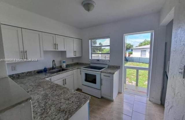 600 NW 5th 0, Hallandale Beach, FL 33009