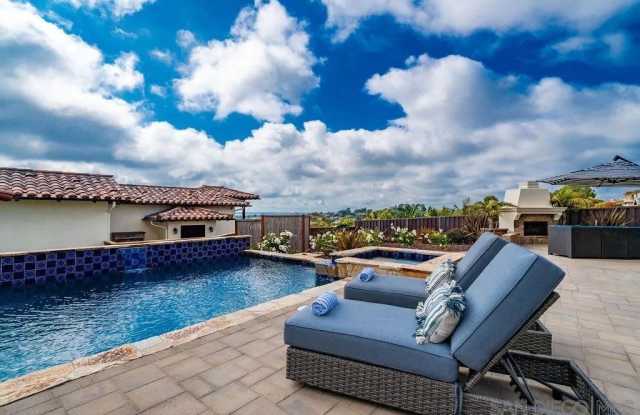 604 Camino De Orchidia