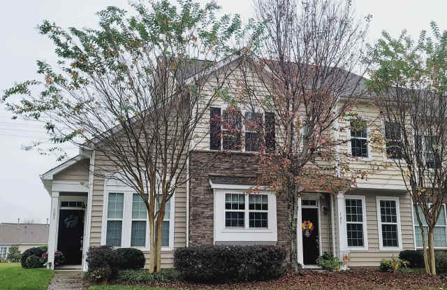 Great end unit in Waters Edge! Master on the main!