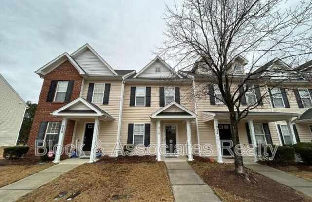 914 Savin Landing