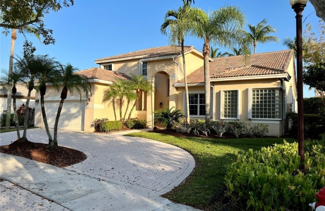 571 Stonemont Dr - 571 Stonemont Drive, Weston, FL 33326