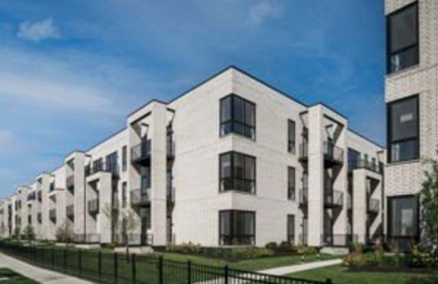 8040 W O'Connor Drive unit: 104