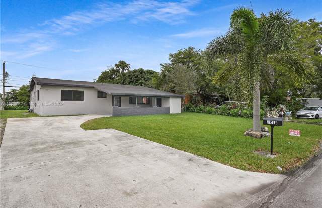 2230 N 62nd Ave - 2230 North 62nd Avenue, Hollywood, FL 33024