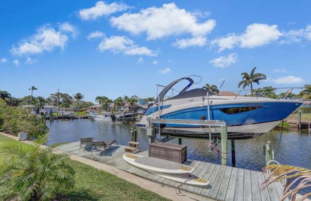 8337 SE Coconut Street