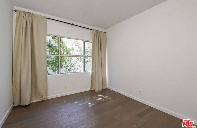 11636 Montana Avenue