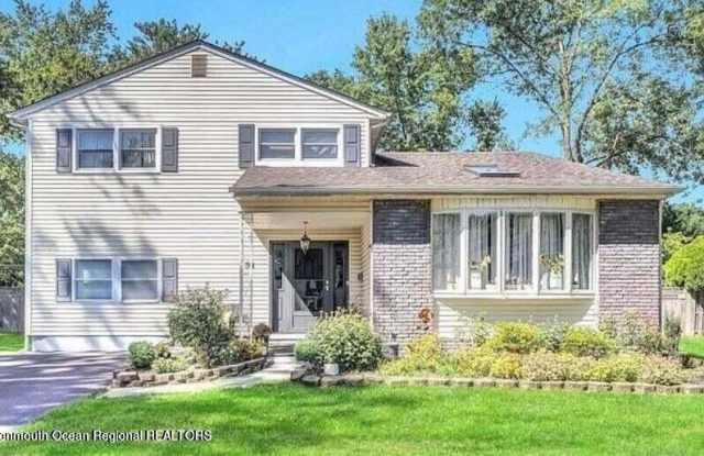 32 Eisele Avenue
