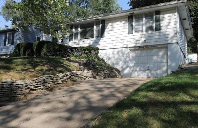 Split level 3BR 2 Bathroom Home with a finished basement. Close to Benson!