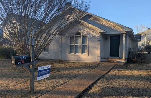 Photo of 701 Robins Nest Ct