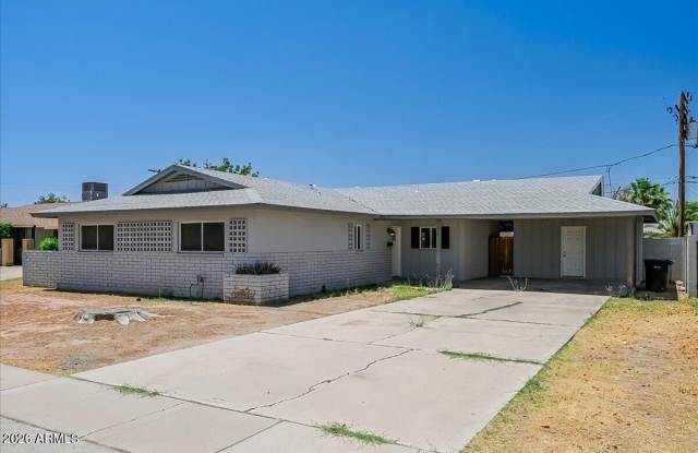 536 N CHERI LYNN Drive