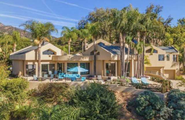 Photo of 2891 Hidden Valley Ln