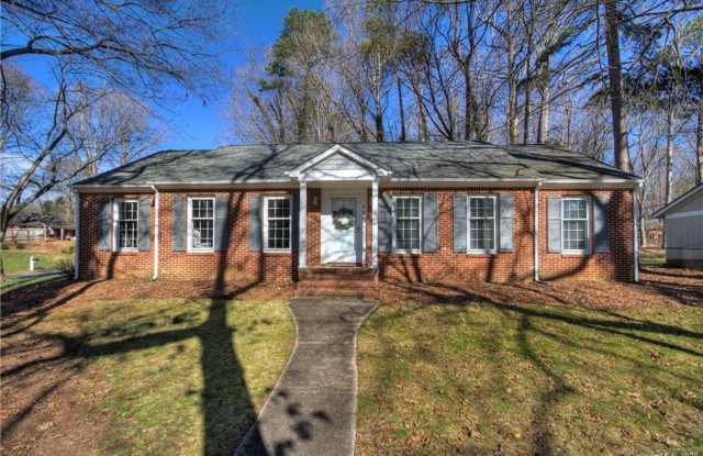 Charming Ranch Home in Matthews