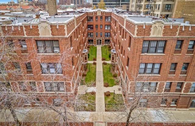 Photo of 512 W Cornelia Ave