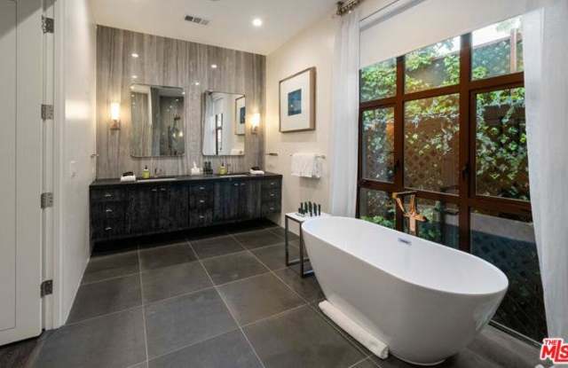 Photo of 1884 Laurel Canyon Road