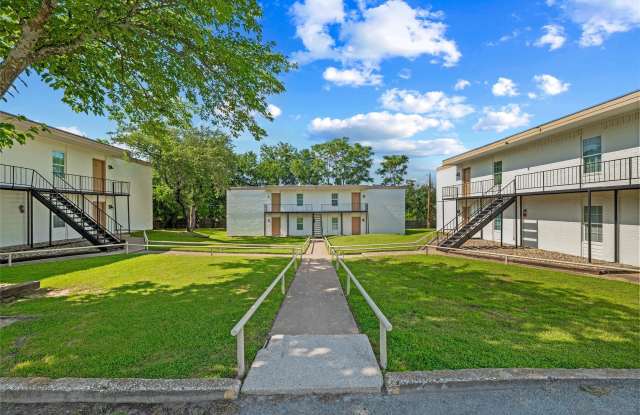 312 W Rentz Street W