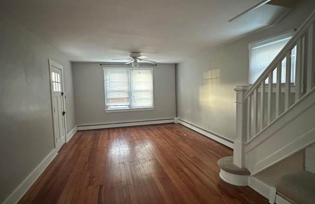 Photo of 328 SAVANNAH Road