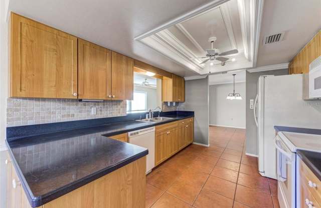 1507 N KNOLLWOOD DRIVE