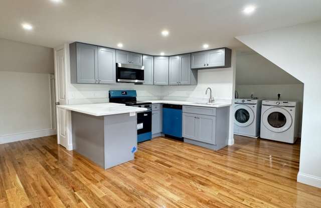 39 Newbury Ave unit: 3