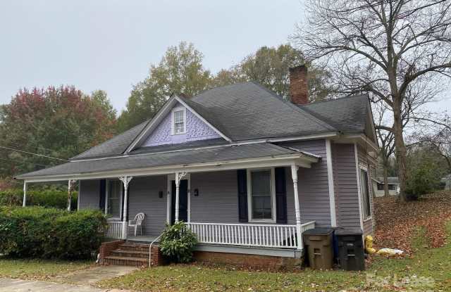 Photo of 336 S Mulberry Street unit: Apt A